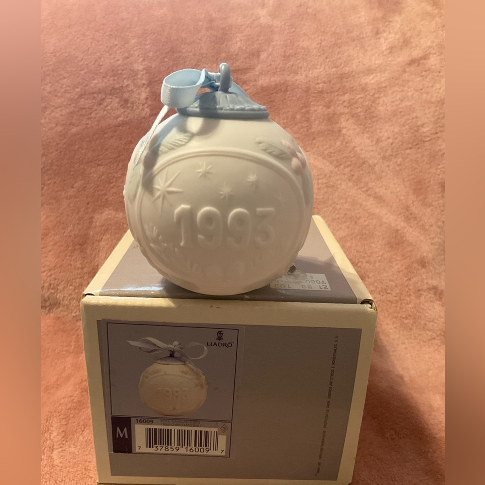 LLADRO #16009 1993 CHRISTMAS BALL